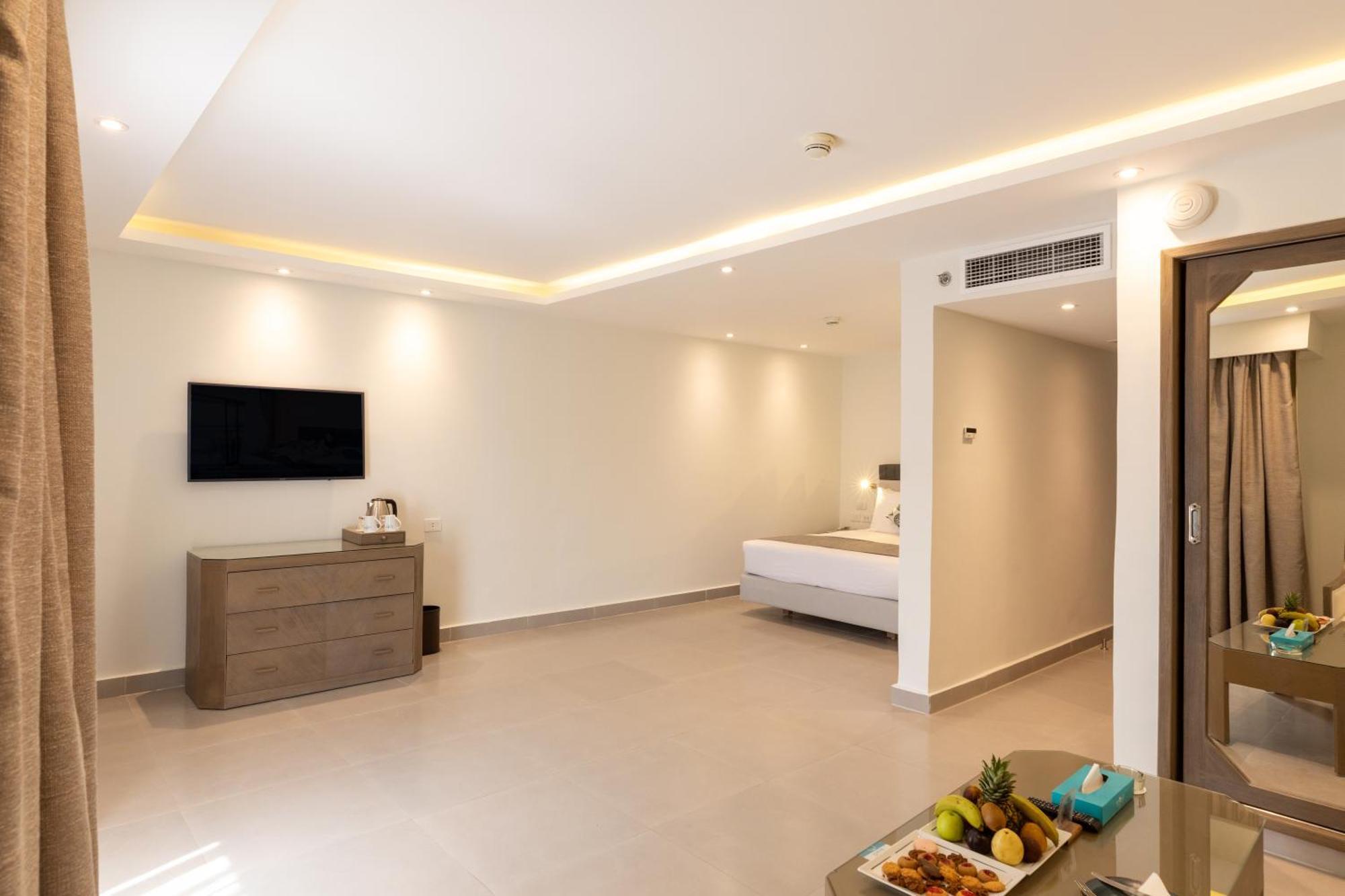 Sunrise Holidays Resort -Adults Only Hurghada Exteriér fotografie A room at the hotel